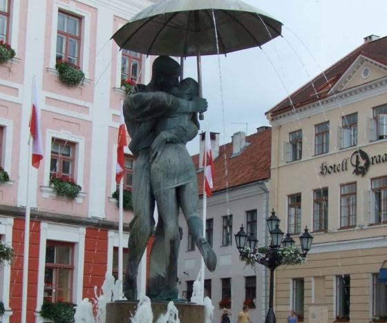 fontanna zakochanych w Tartu